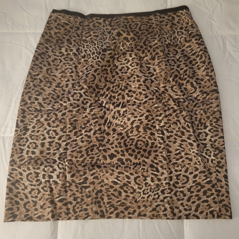 Tahari leopard skirt size 14